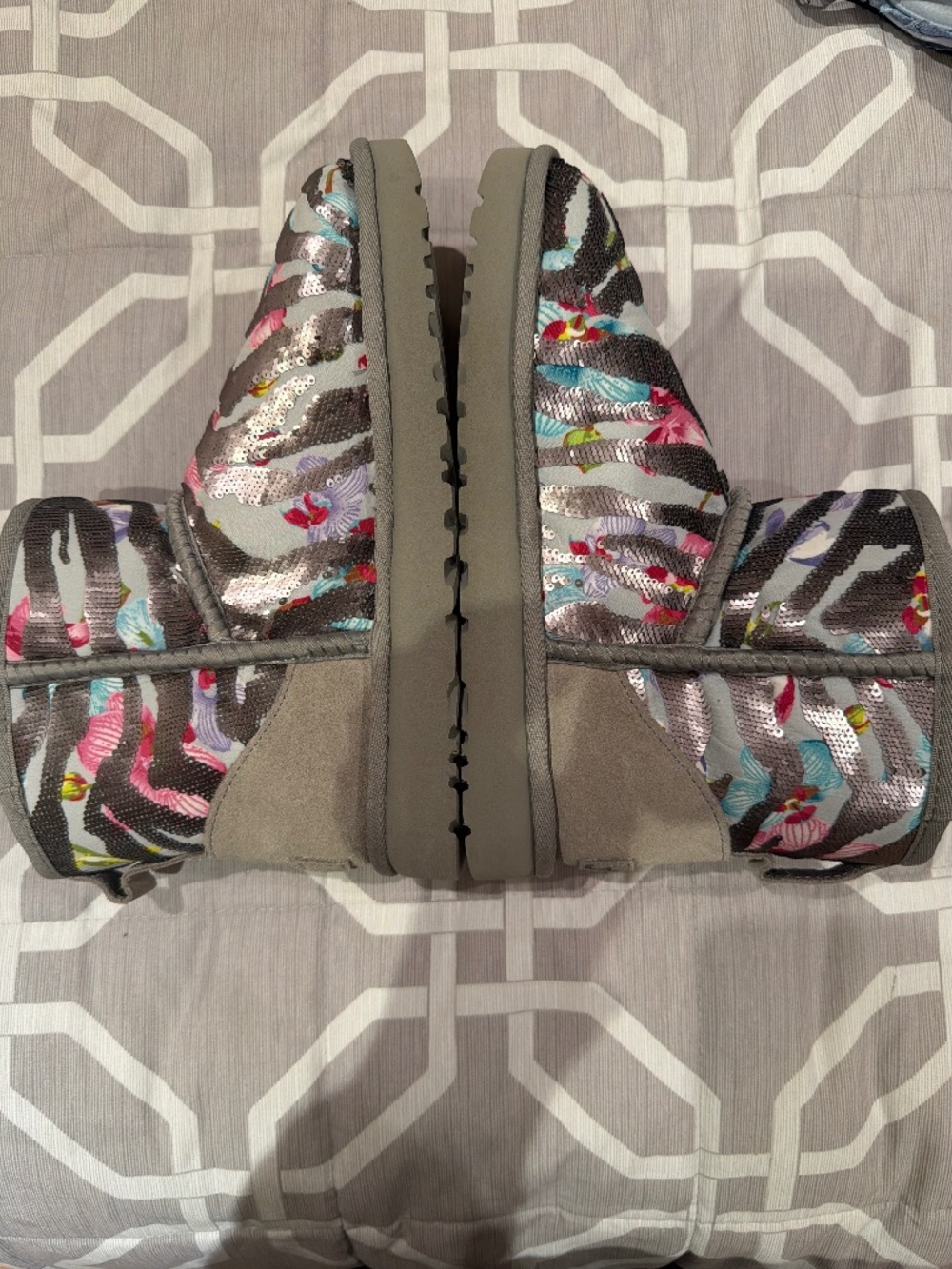 UGG Floral Sequin Boots – Size 7 – NWOT 🌸✨